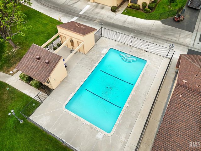 1000 Olive Drive 7, Bakersfield, CA 93308