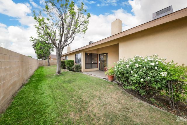 1000 Olive Drive 7, Bakersfield, CA 93308