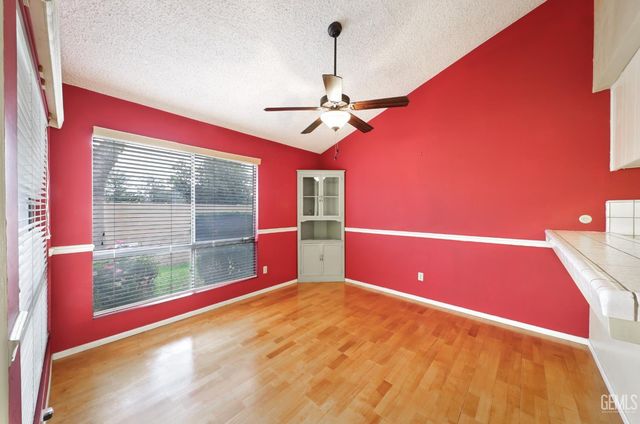 1000 Olive Drive 7, Bakersfield, CA 93308