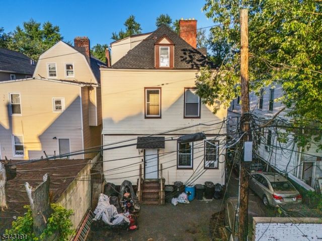 23 S 17Th St, East Orange City, NJ 07018