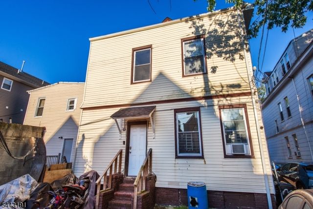 23 S 17Th St, East Orange City, NJ 07018