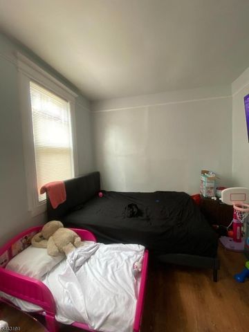 23 S 17Th St, East Orange City, NJ 07018