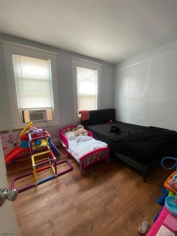23 S 17Th St, East Orange City, NJ 07018