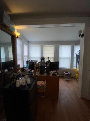23 S 17Th St, East Orange City, NJ 07018