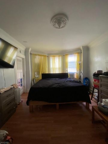 23 S 17Th St, East Orange City, NJ 07018
