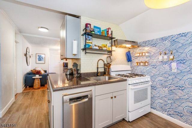 23 S 17Th St, East Orange City, NJ 07018