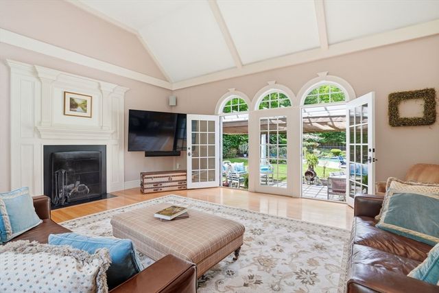205 Pleasant St, Norwell, MA 02061
