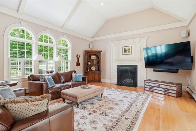 205 Pleasant St, Norwell, MA 02061