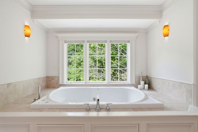 205 Pleasant St, Norwell, MA 02061