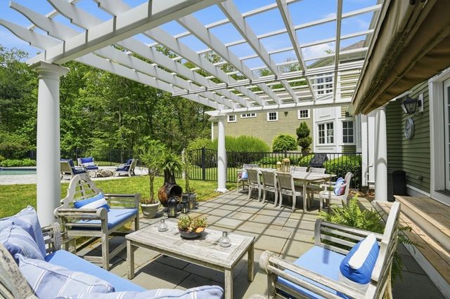 205 Pleasant St, Norwell, MA 02061