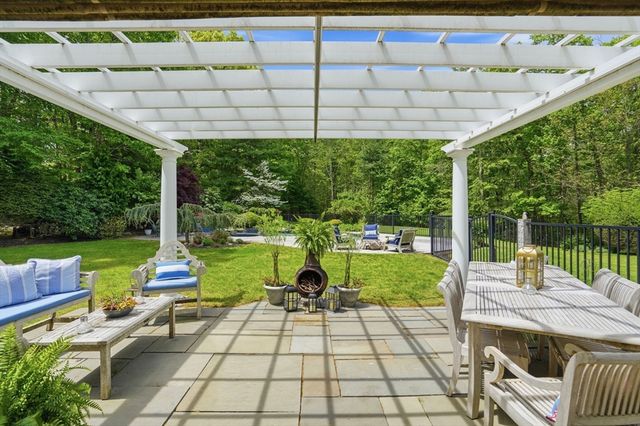 205 Pleasant St, Norwell, MA 02061