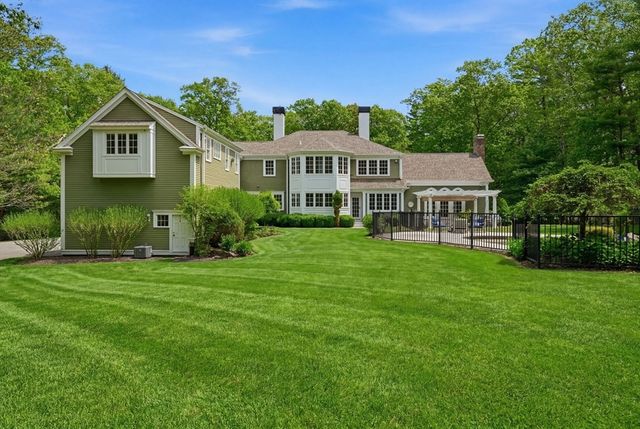 205 Pleasant St, Norwell, MA 02061