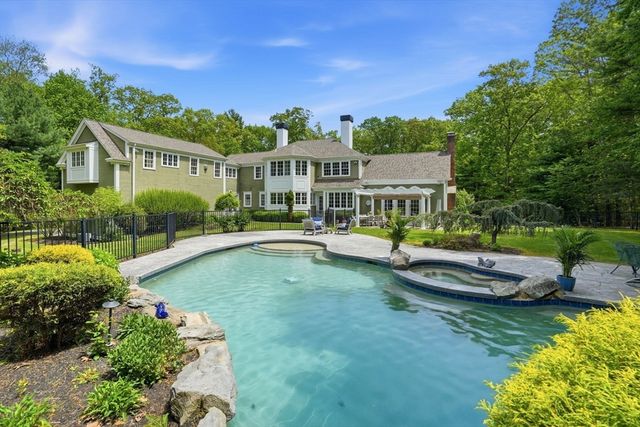 205 Pleasant St, Norwell, MA 02061