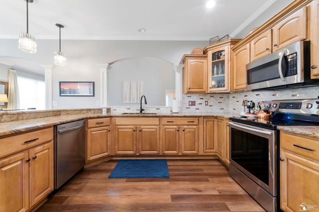 785 Saint James Park Avenue, Monroe, MI 48161