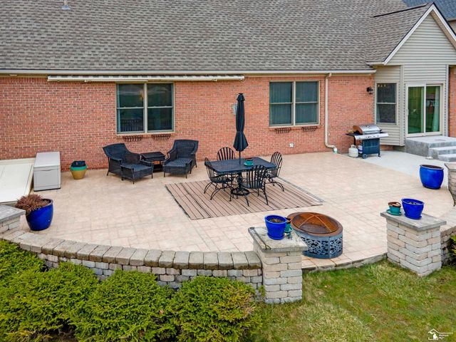 785 Saint James Park Avenue, Monroe, MI 48161