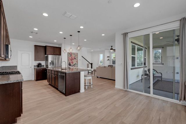 2447 Marina Dr, Lathrop, CA 95330