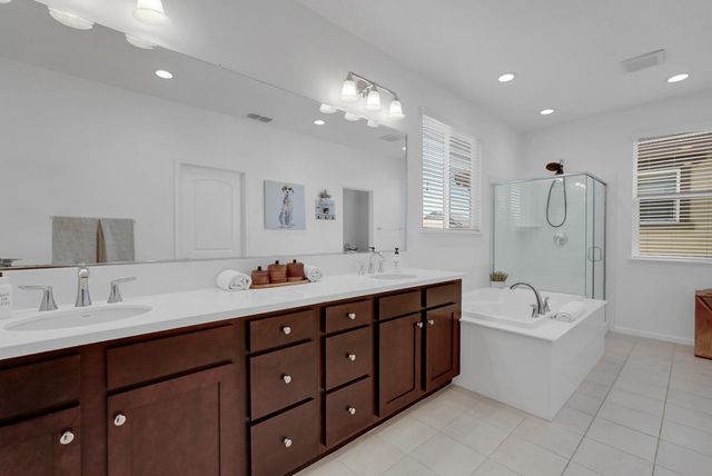 2447 Marina Dr, Lathrop, CA 95330
