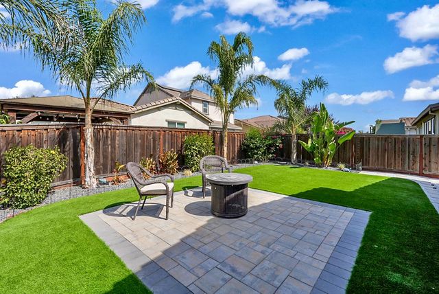 2447 Marina Dr, Lathrop, CA 95330