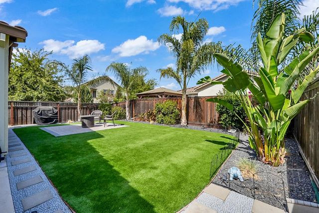 2447 Marina Dr, Lathrop, CA 95330