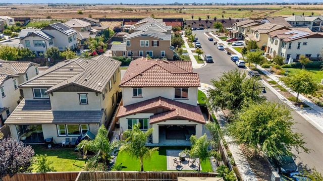 2447 Marina Dr, Lathrop, CA 95330