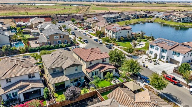 2447 Marina Dr, Lathrop, CA 95330
