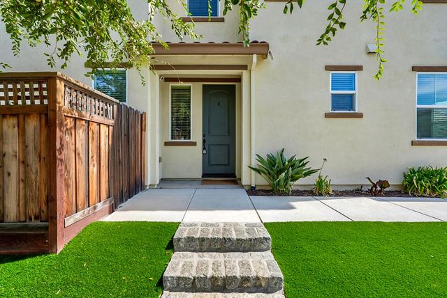 2447 Marina Dr, Lathrop, CA 95330