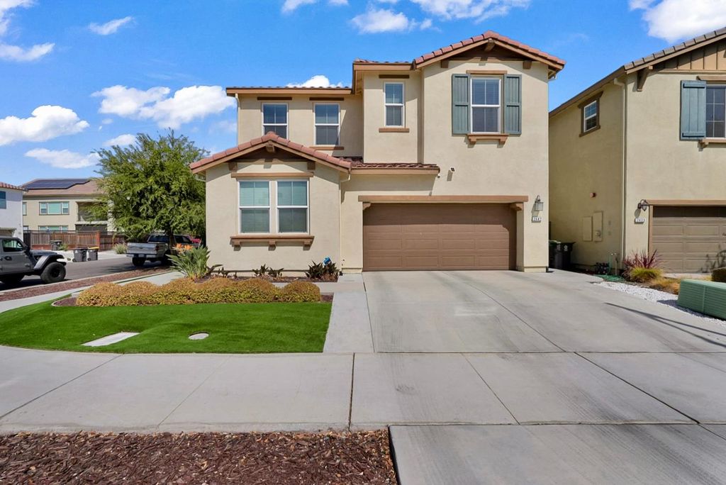 2447 Marina Dr, Lathrop, CA 95330