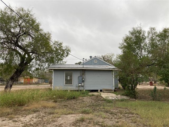 902 Burleson St, George West, TX 78022