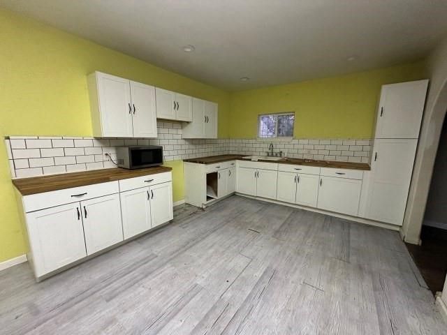 902 Burleson St, George West, TX 78022