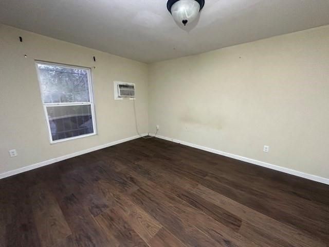 902 Burleson St, George West, TX 78022