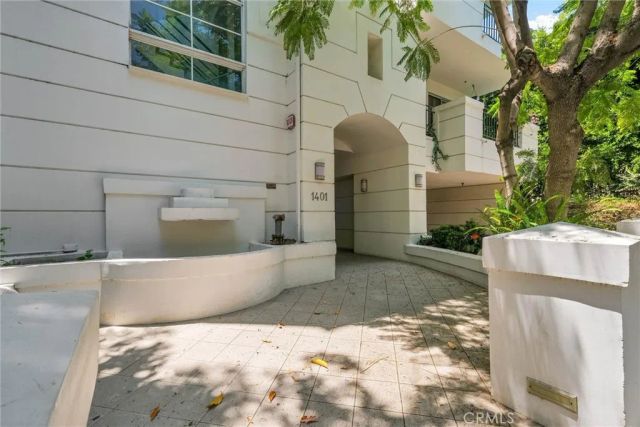 1401 S Bentley 203, Los Angeles, CA 90025