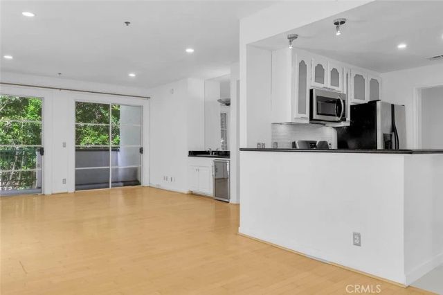 1401 S Bentley 203, Los Angeles, CA 90025