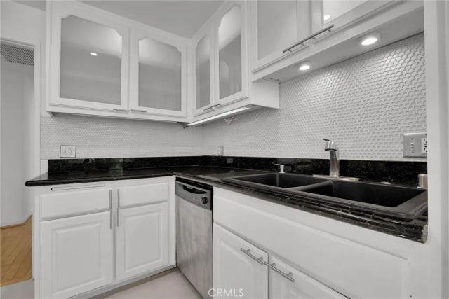 1401 S Bentley 203, Los Angeles, CA 90025
