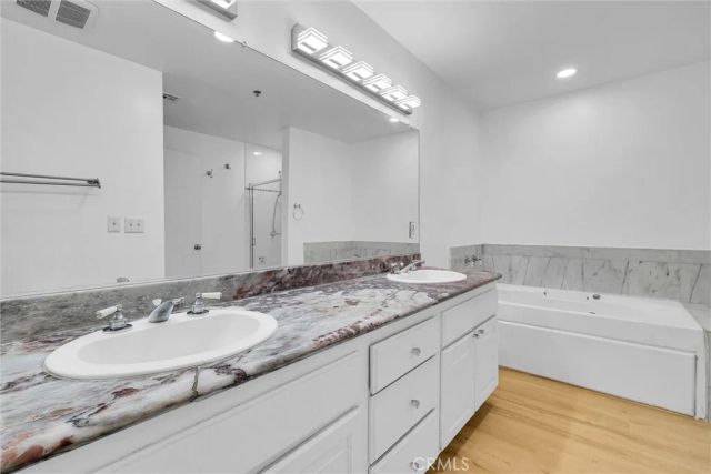 1401 S Bentley 203, Los Angeles, CA 90025