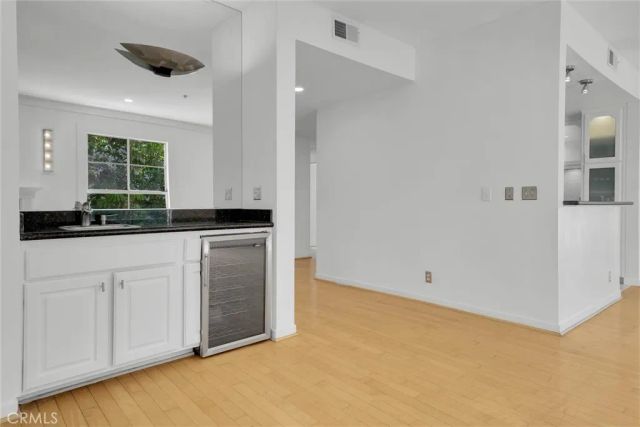 1401 S Bentley 203, Los Angeles, CA 90025