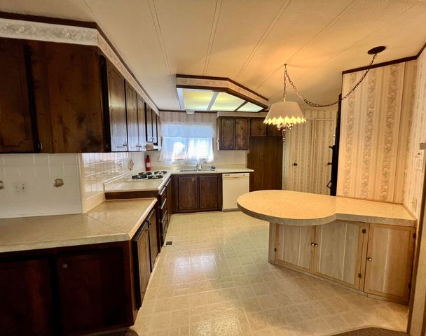 4784 White River Drive, Redding, CA 96003