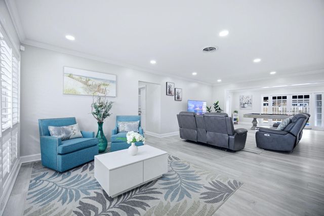 2740 SE 7th Street, Pompano Beach, FL 33062