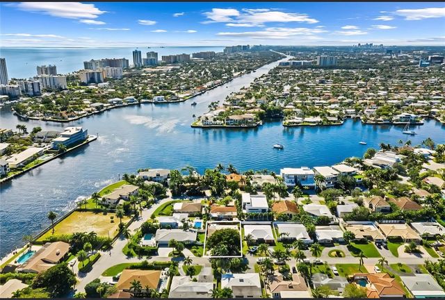 2740 SE 7th Street, Pompano Beach, FL 33062