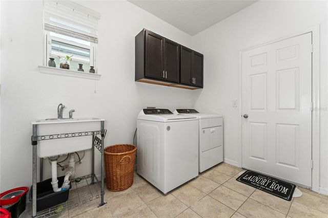 6614 BRIDGEWATER VILLAGE RD, Windermere, FL 34786