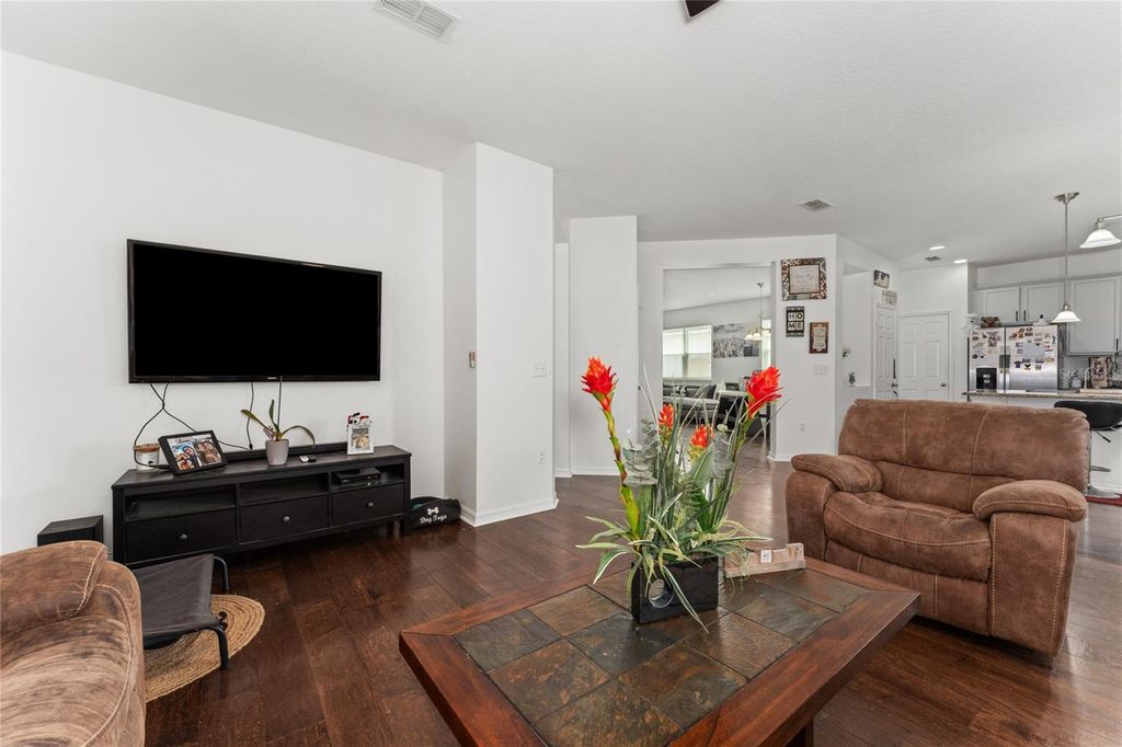 Image 15 of property listing at 6614 BRIDGEWATER VILLAGE RD, Windermere, FL 34786