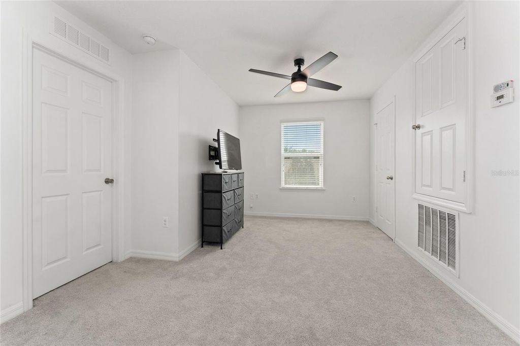 Image 18 of property listing at 6614 BRIDGEWATER VILLAGE RD, Windermere, FL 34786