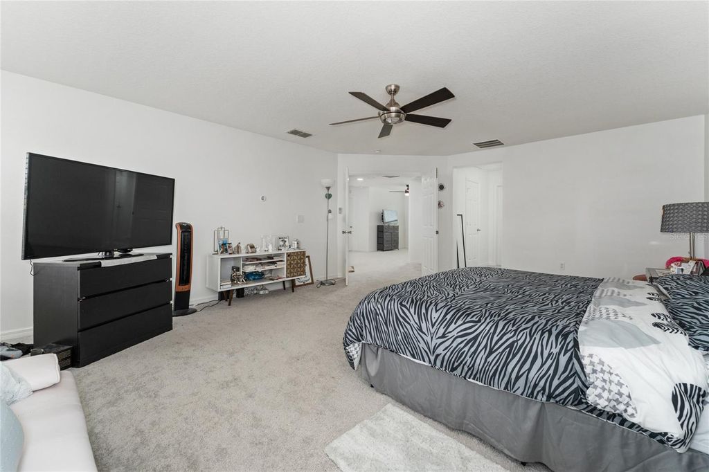 Image 20 of property listing at 6614 BRIDGEWATER VILLAGE RD, Windermere, FL 34786