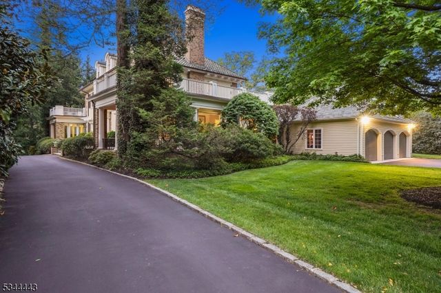 281 Summit Ave, Summit City, NJ 07901