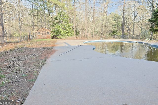 75 Price Drive W, Locust Grove, GA 30248