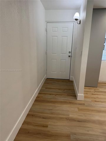 2828 Jackson Street I3, Fort Myers, FL 33901