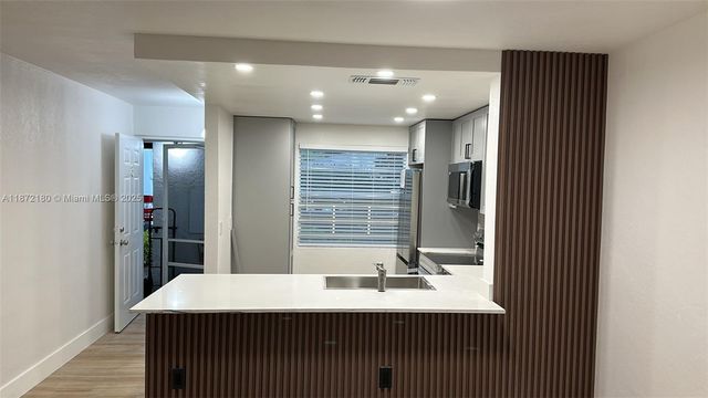2828 Jackson Street I3, Fort Myers, FL 33901