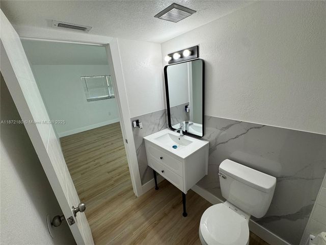 2828 Jackson Street I3, Fort Myers, FL 33901