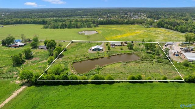 263 County Road 384, Crossville, AL 35962