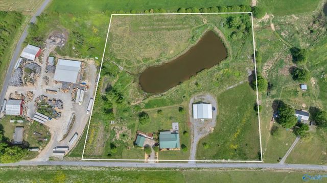 263 County Road 384, Crossville, AL 35962