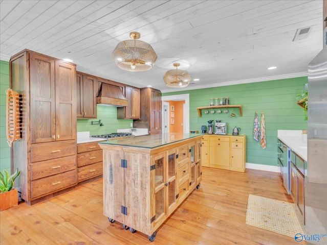 263 County Road 384, Crossville, AL 35962